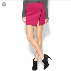 Wells Grace Asymmetrical zipper skirt size small